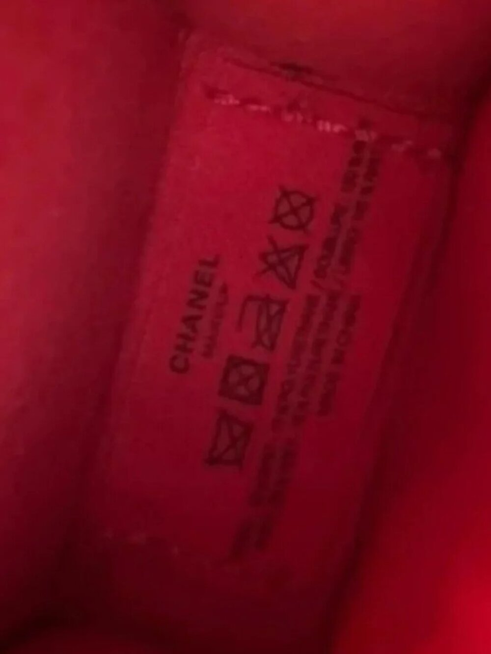 Chanel Black Patent Rouge Coco case - Picture 6 of 7